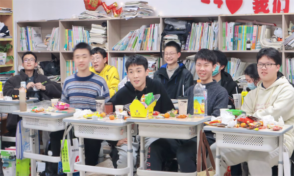 亲身经历 杭州中考复读学生的生活是怎么过的